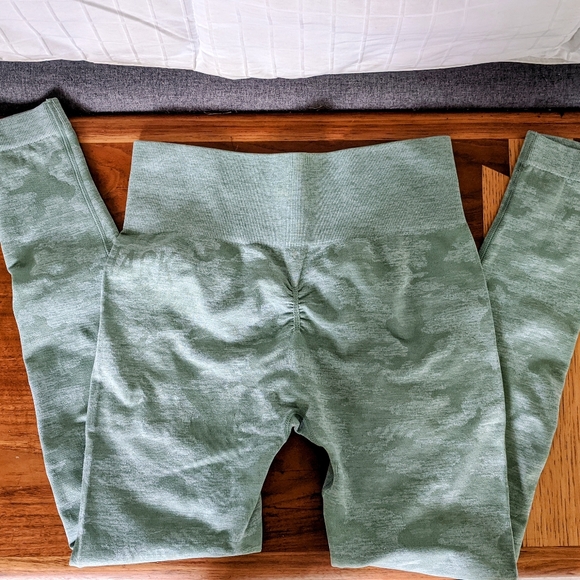 High Waisted Gymshark Leggings - Picture 4 of 5